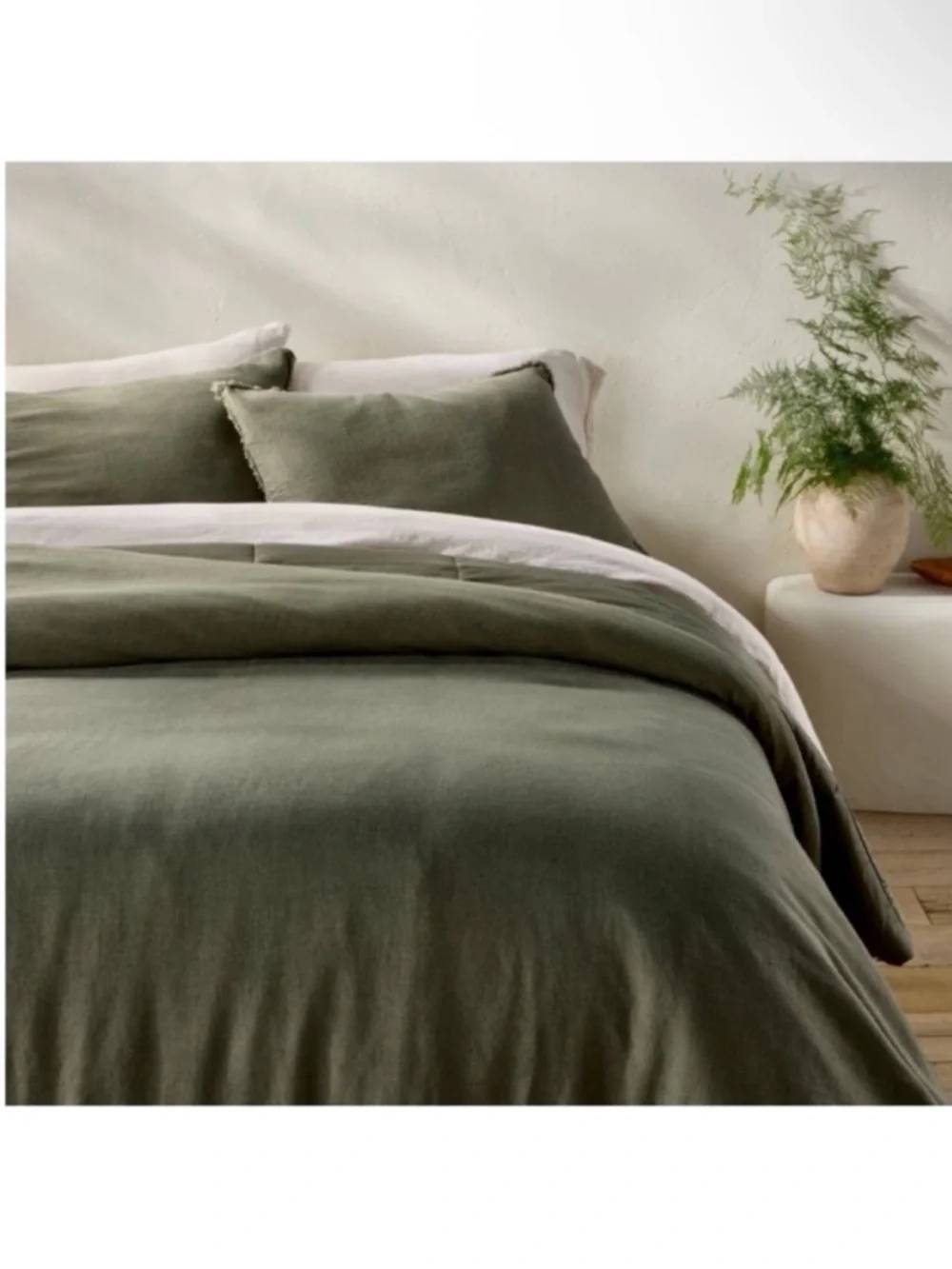 NWT King/ California King Heavyweight Linen Blend Comforter and Sham Set Olive